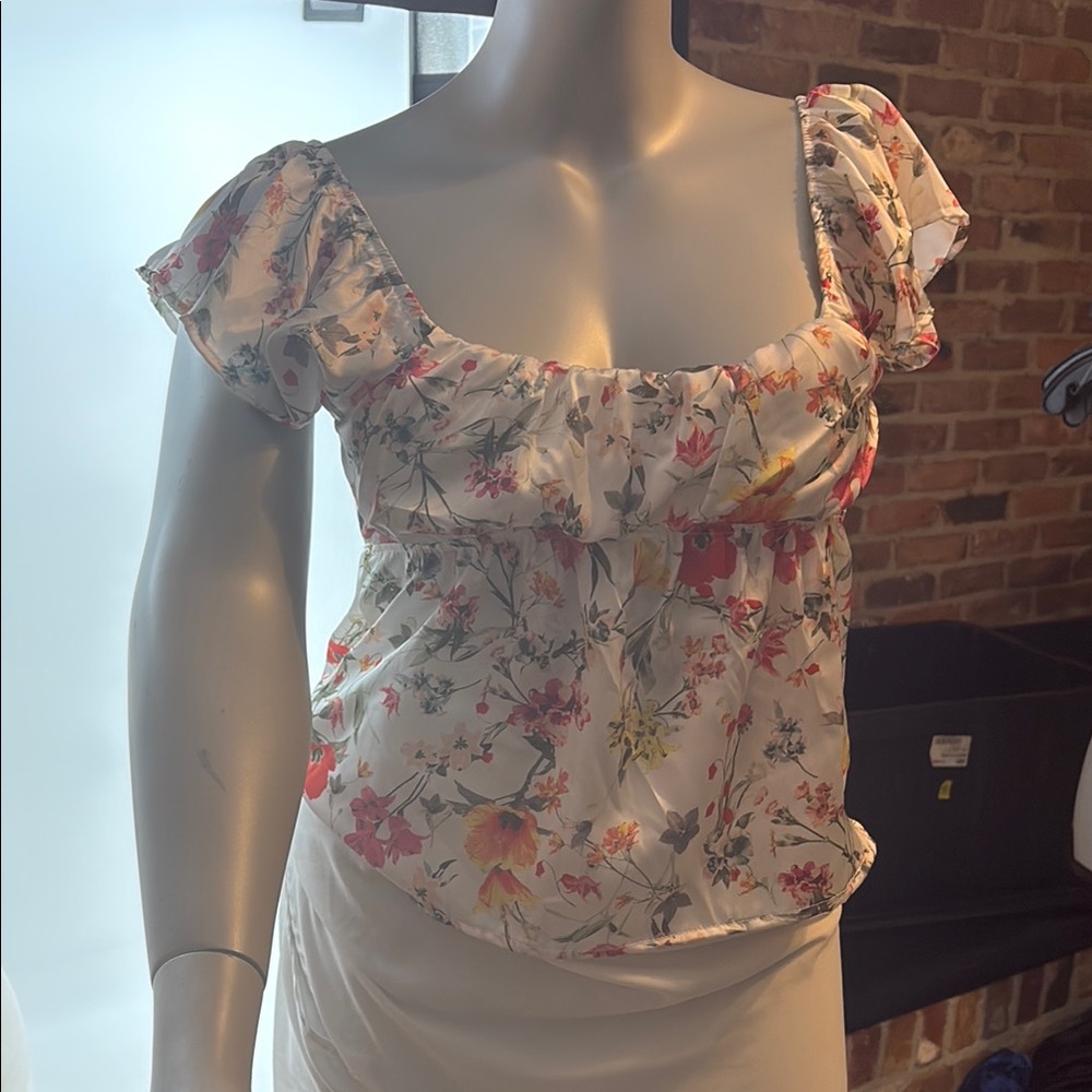 NWT. Rue21. Floral Print Women's Top